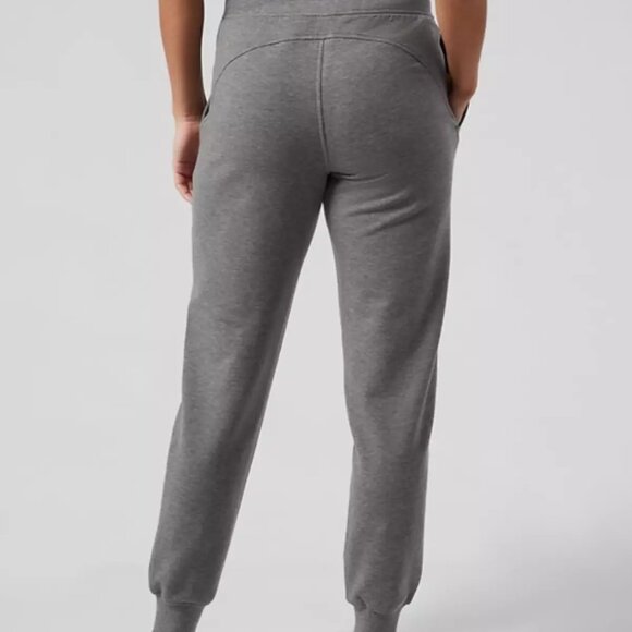 Athleta Woman’s Balance Jogger Pants Size P Large Gray Pull On High Rise Travel - Picture 4 of 7